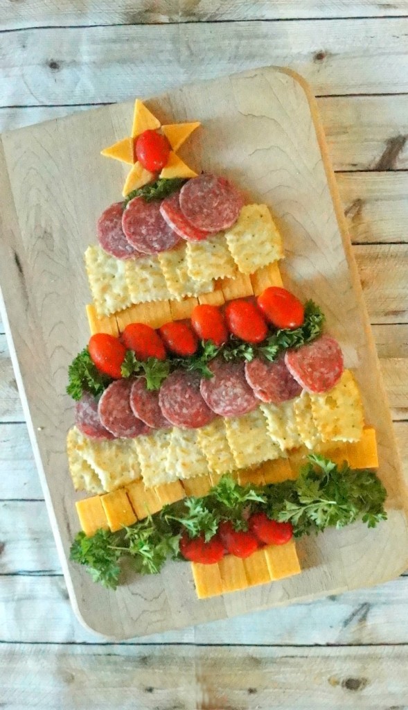 Amazing Holiday Cheese, Cracker and Sausage Christmas Tree Appetizer!