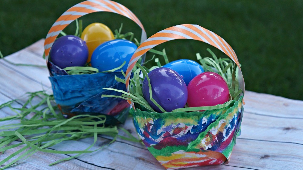Paper plate watercolor Easter baskets craft