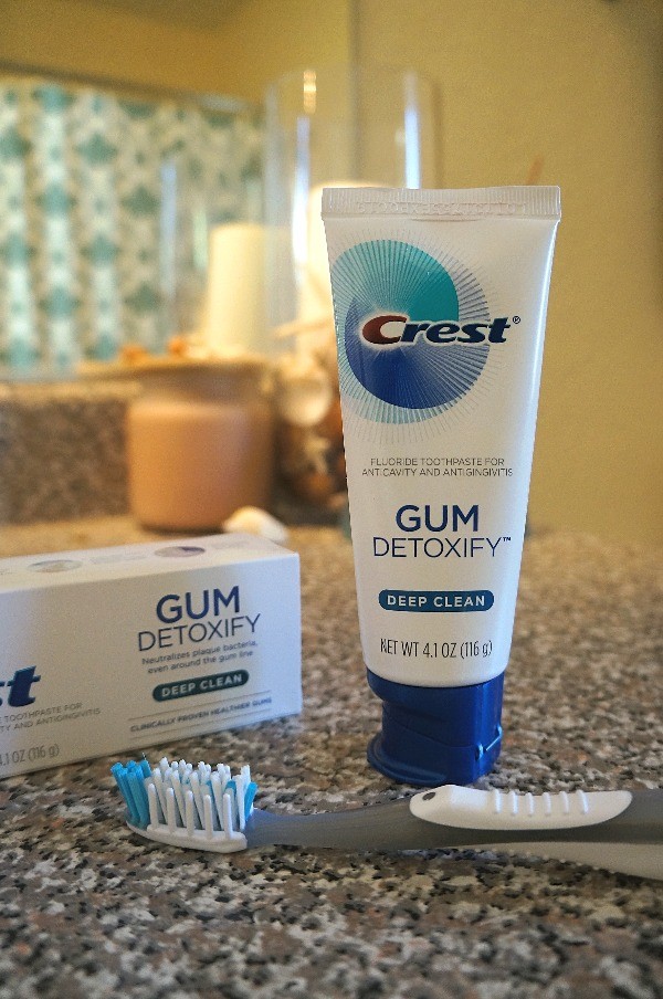 NEW Crest® Gum Detoxify™ toothpaste