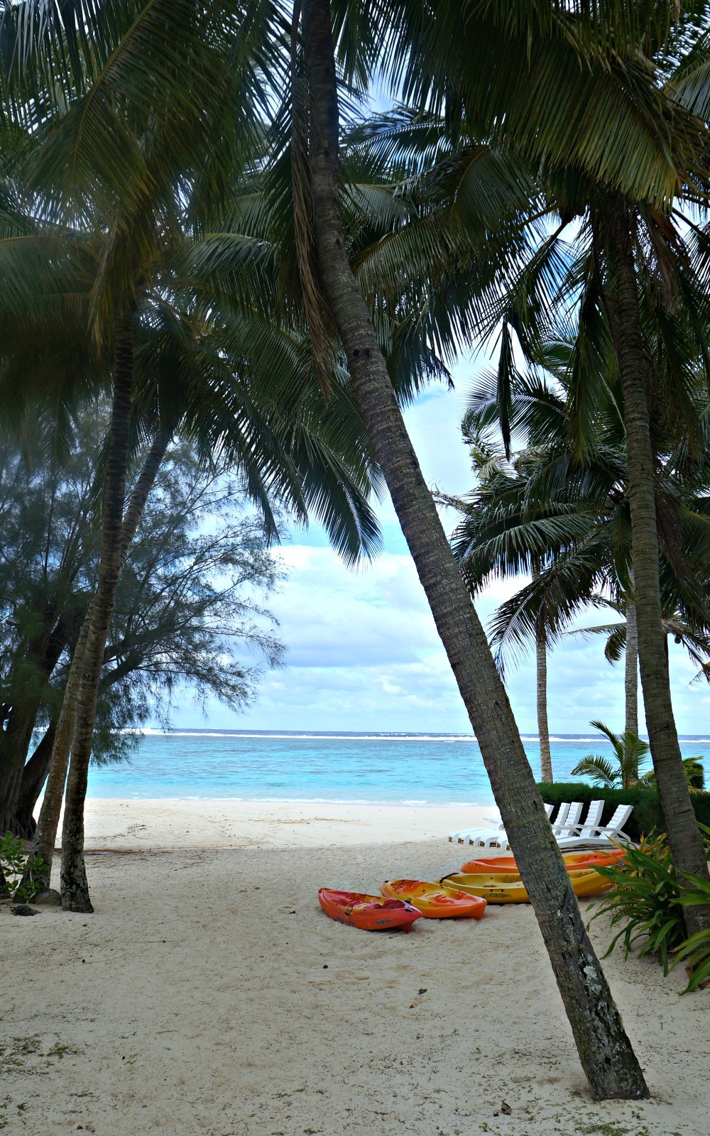 Palm Grove Resort, Rarotonga, Cook Islands, kayaks at the beach Honey + Lime