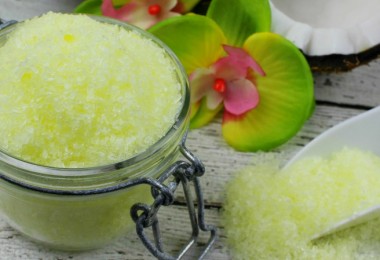 DIY Pina Colada bath salts - made with essential oils