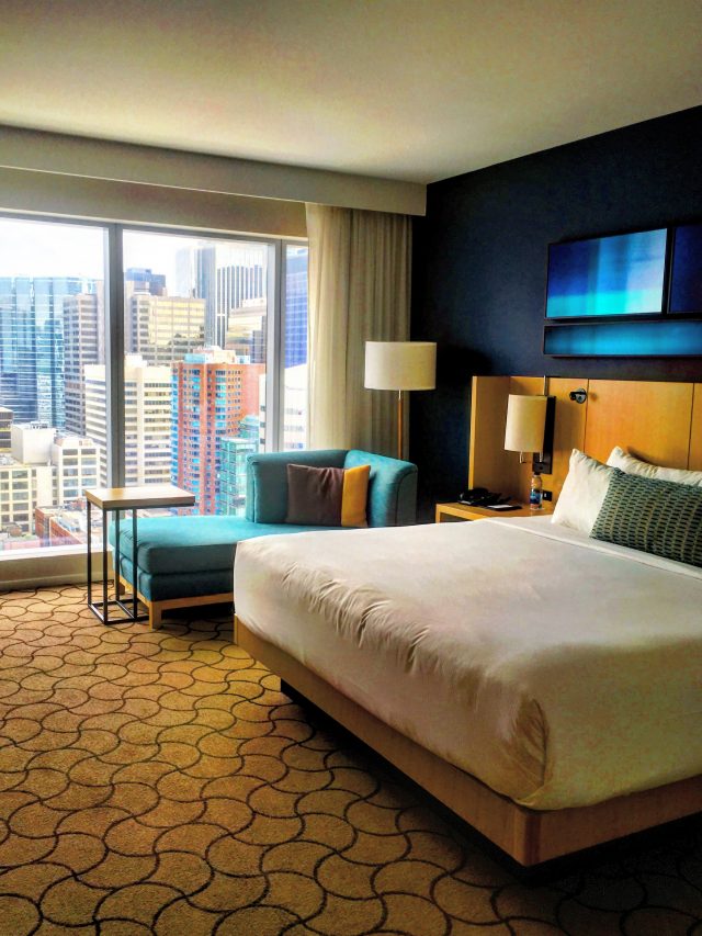 How to save money on hotels hotel hacks for travelers Honey + Lime