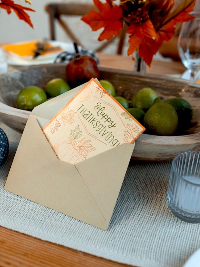 Free Printable Thanksgiving Decorations for the Home - Honey + Lime