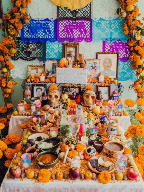 5 Dia de los Muertos Crafts for Kids